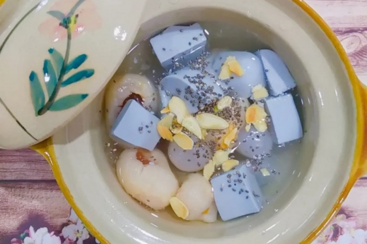 chè khúc bạch hoa đậu biếc