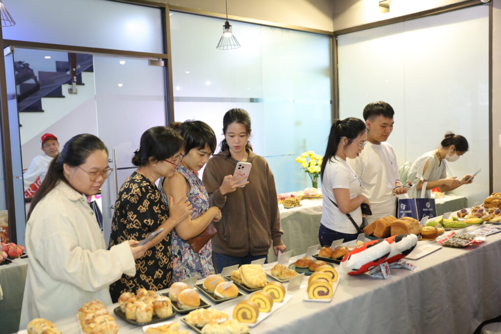 CHUỖI HỘI THẢO NGÀNH BÁNH VÀ PHA CHẾ CHỦ ĐỀ "NGHE ĐẬU ĐỎ NÓI" TẠI HỒ CHÍ MINH & HÀ NỘI